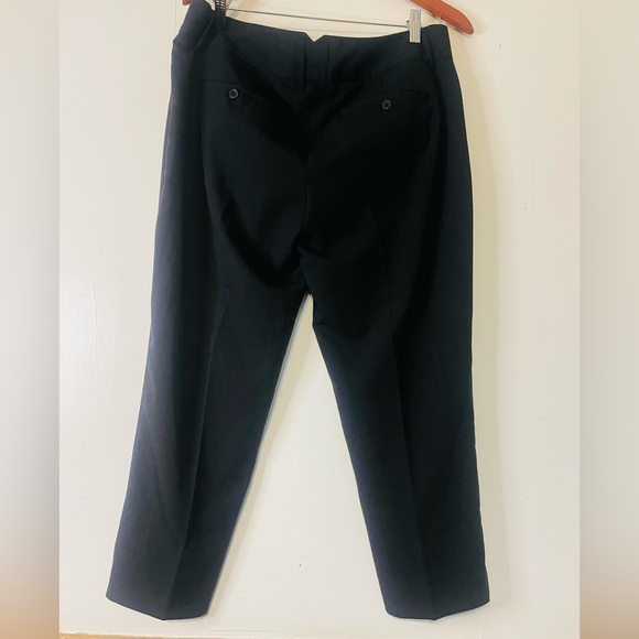 Express Women's Black Capris - Picture 3 of 7